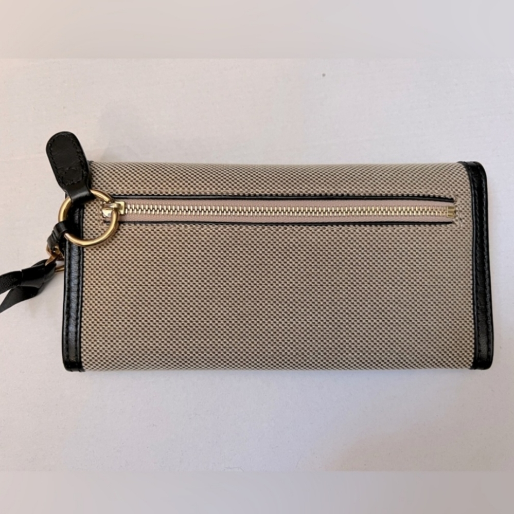 Chloé: Canvas & Black Leather Flap Biege with Gold & Leather Chain - Picture 4 of 14